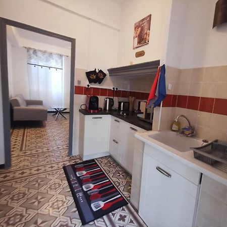 Petit Appart Entier Au Coeur Des Remparts - Netfix Et Connection Fibre Gratuits Carpentras Ngoại thất bức ảnh
